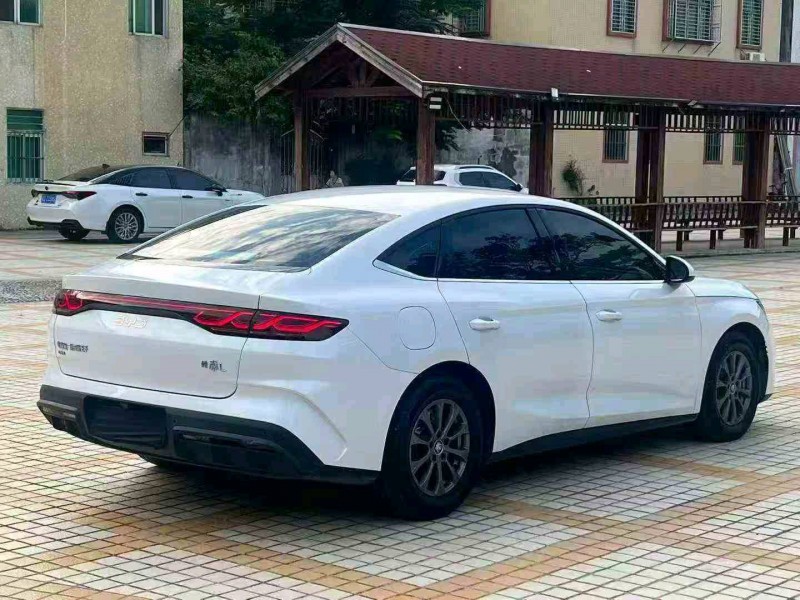 江门24年比亚迪秦8