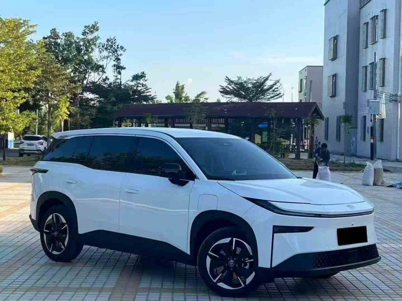 三明25年丰田铂智2