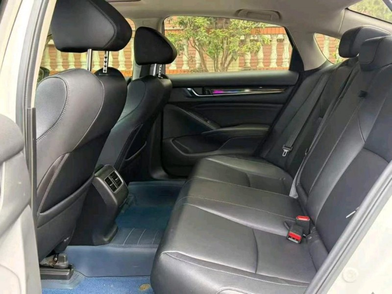 东莞21年本田雅阁5