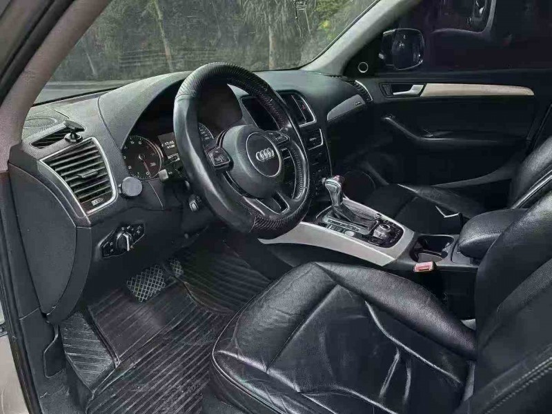 张家界14年奥迪Q54