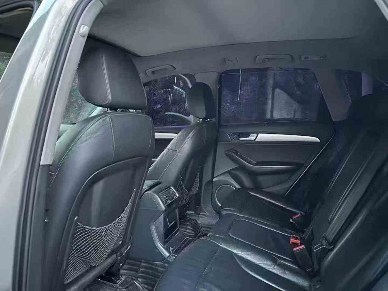 张家界14年奥迪Q56