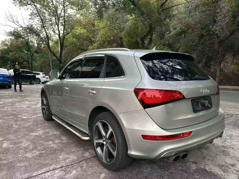 张家界14年奥迪Q58