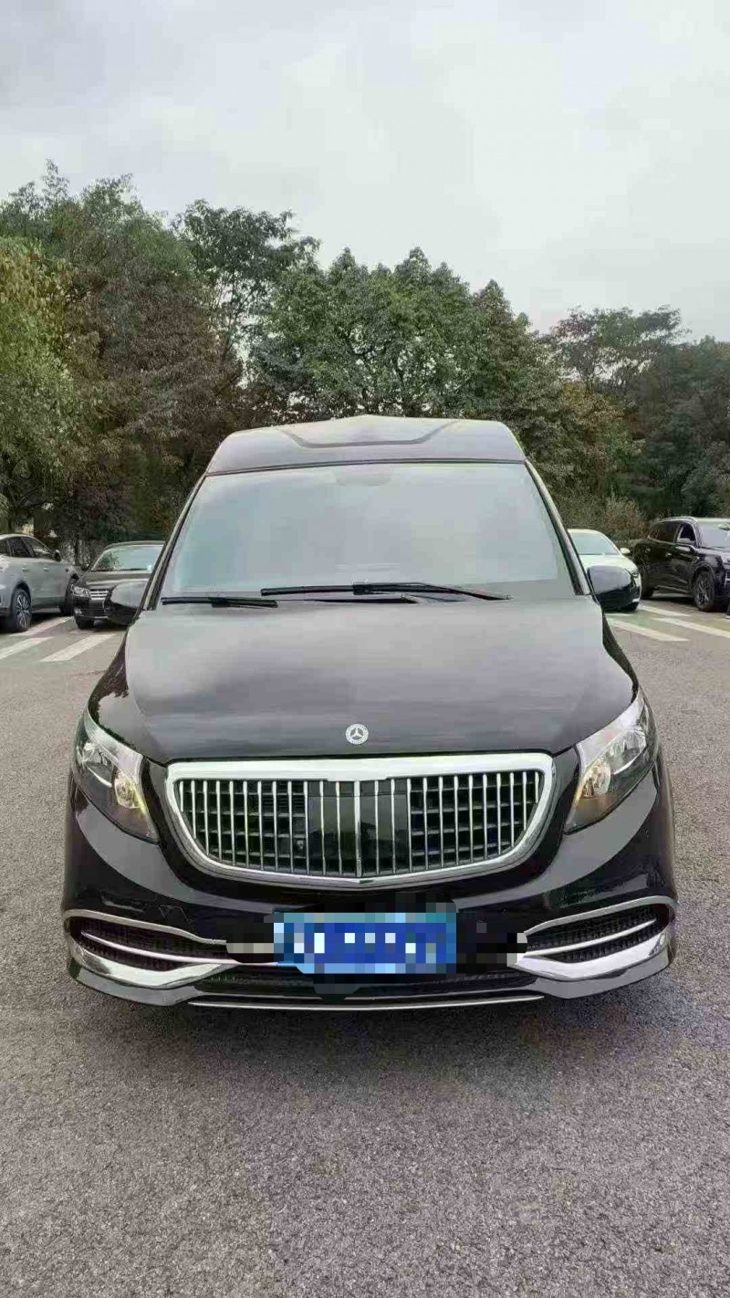 重庆24年奔驰威霆1