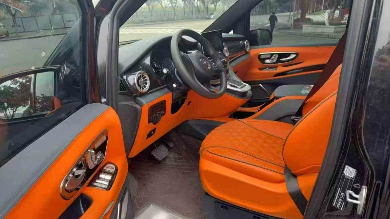 重庆24年奔驰威霆3