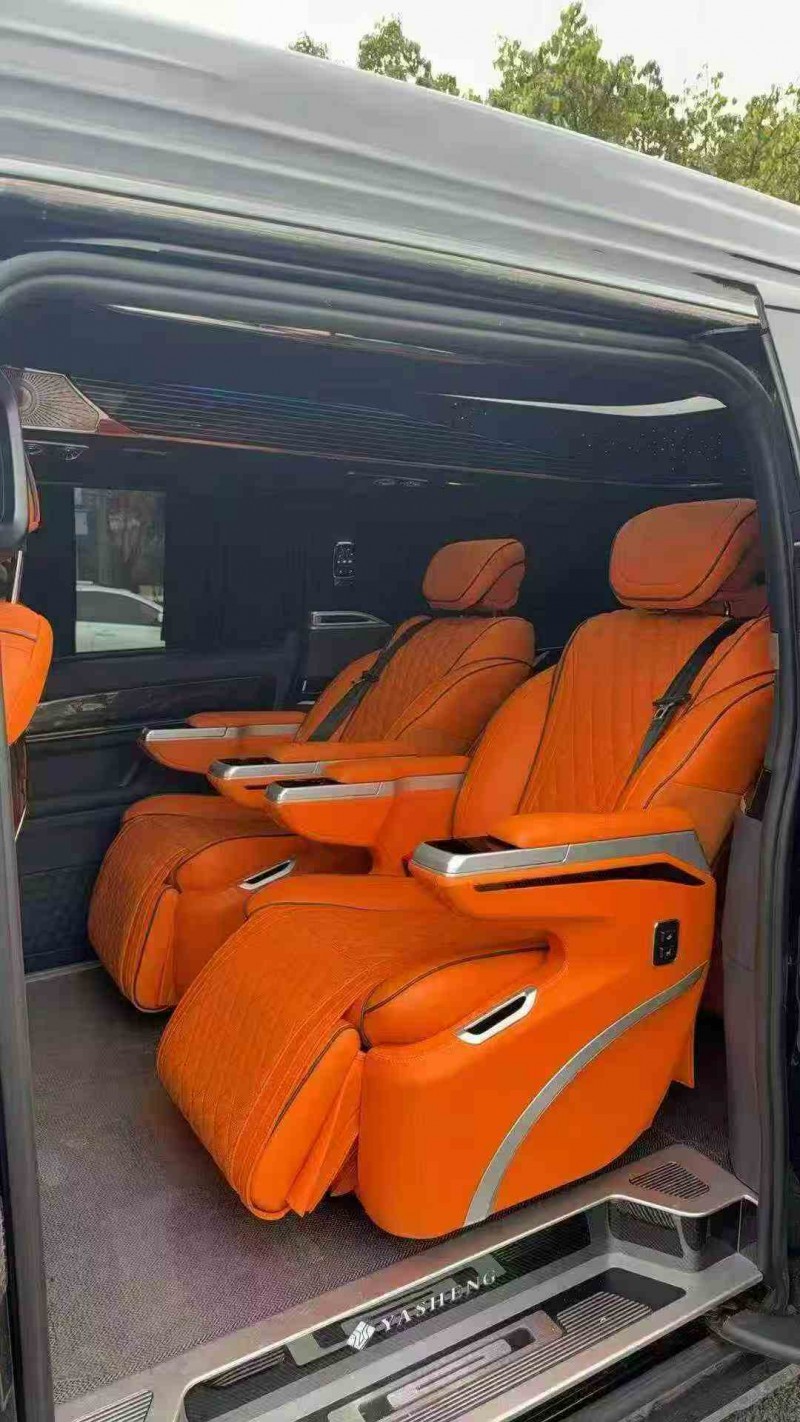 重庆24年奔驰威霆6