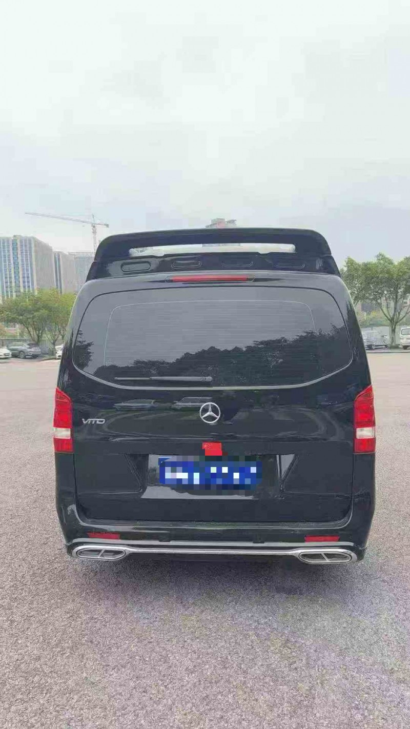 重庆24年奔驰威霆9