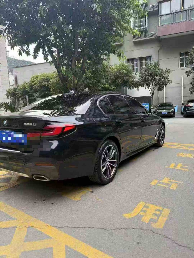 重庆23年宝马5系8