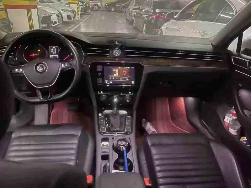 重庆19年大众迈腾4