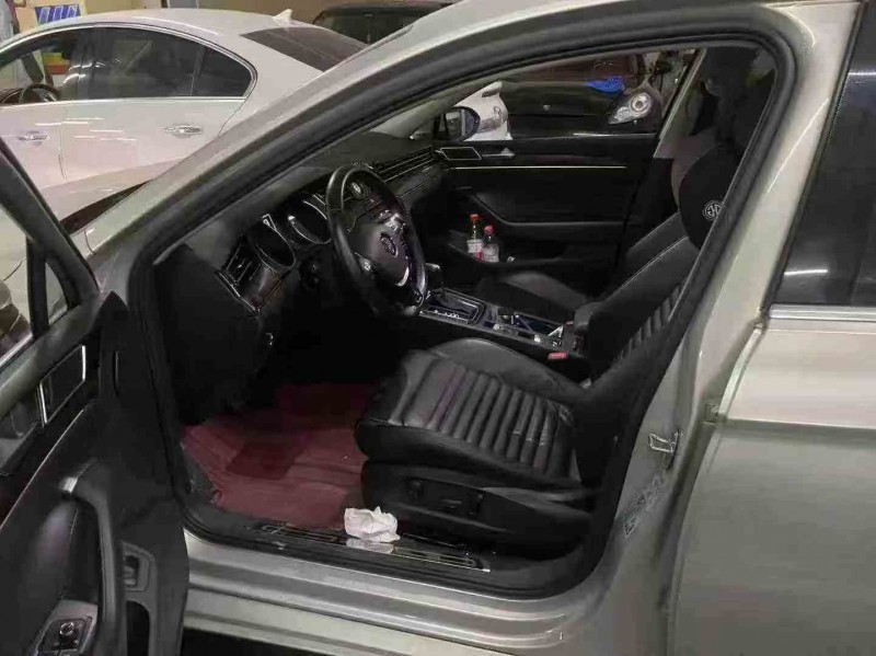 重庆19年大众迈腾6