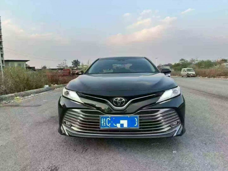 防城港19年丰田凯美瑞1