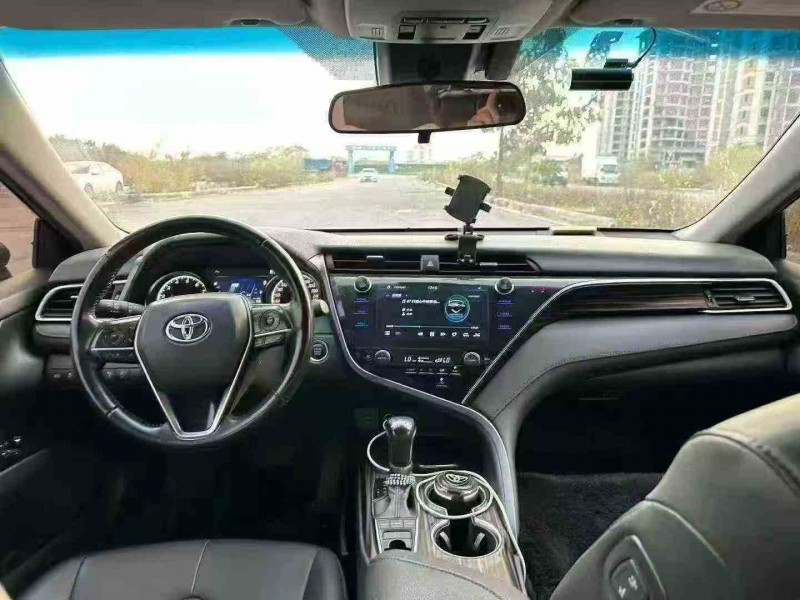 防城港19年丰田凯美瑞6