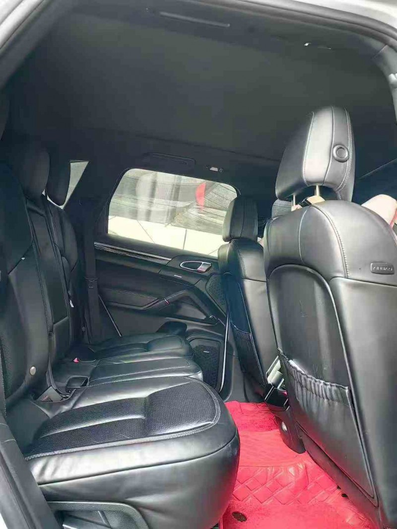 重庆14年保时捷卡宴2