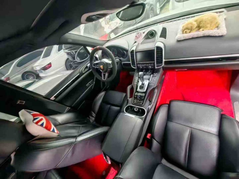 重庆14年保时捷卡宴3
