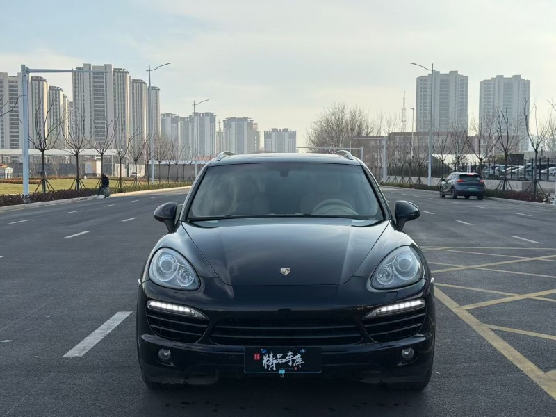 青岛11年保时捷卡宴1