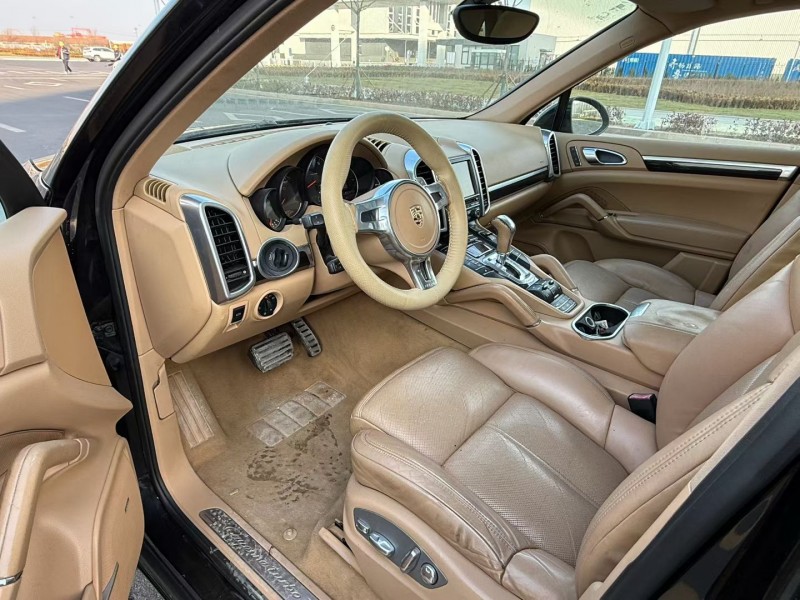 青岛11年保时捷卡宴6