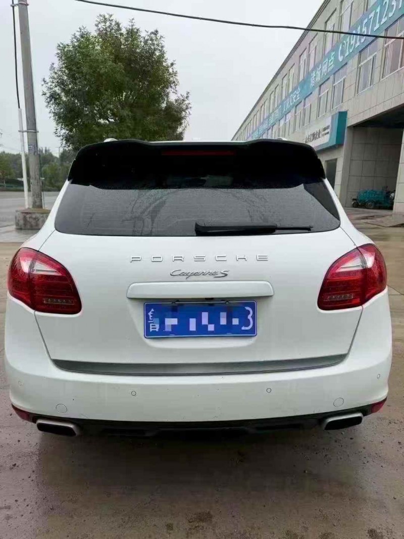 济宁14年保时捷卡宴9