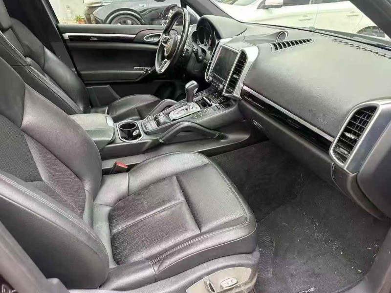 淄博18年保时捷卡宴4