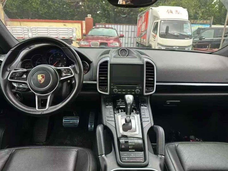 淄博18年保时捷卡宴9