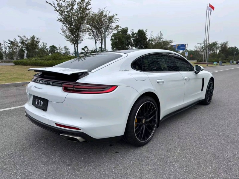 盐城18年保时捷帕拉梅拉8