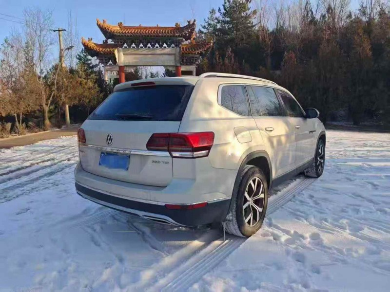 大同17年大众途昂7