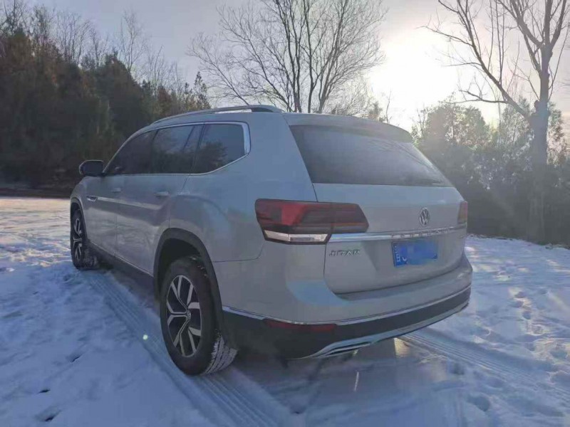 大同17年大众途昂8