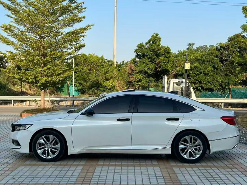 汕头19年本田雅阁3