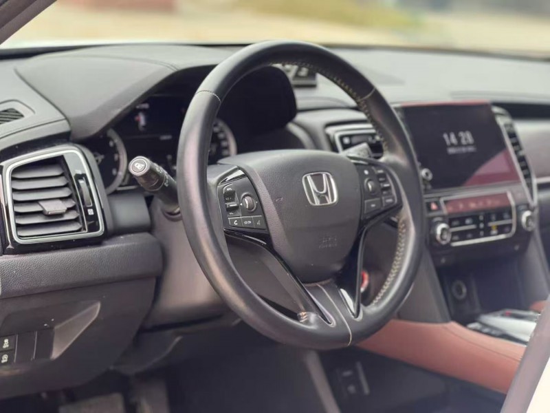 汕头21年本田URV5