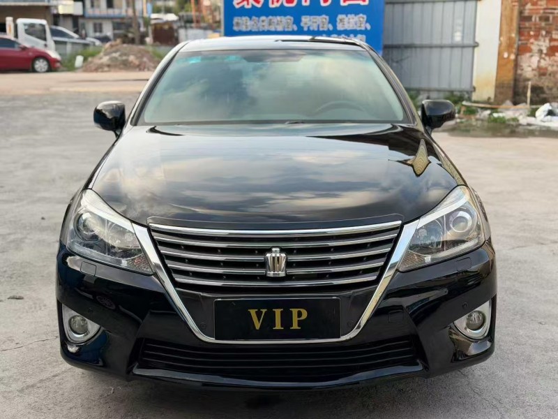 茂名14年丰田皇冠1