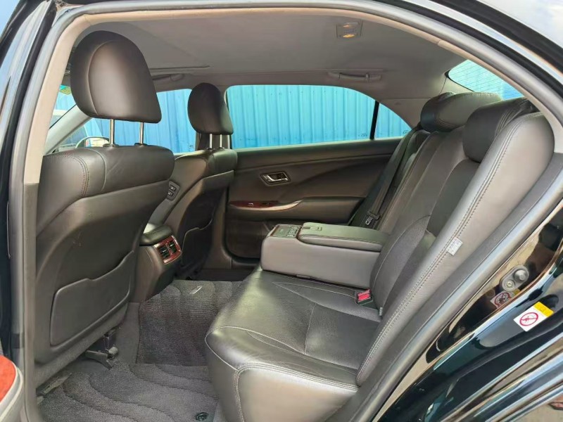 茂名14年丰田皇冠5