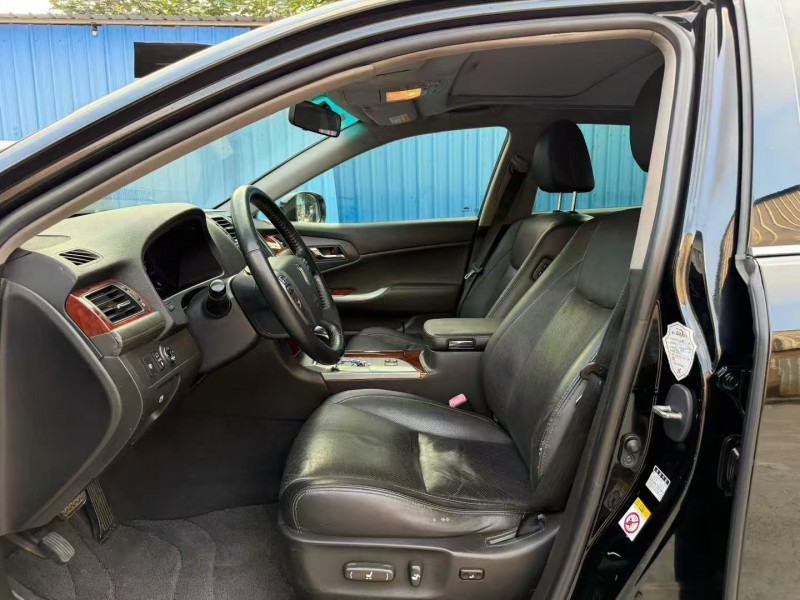 茂名14年丰田皇冠6