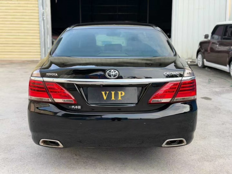 茂名14年丰田皇冠8