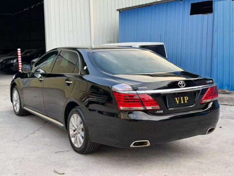 茂名14年丰田皇冠9