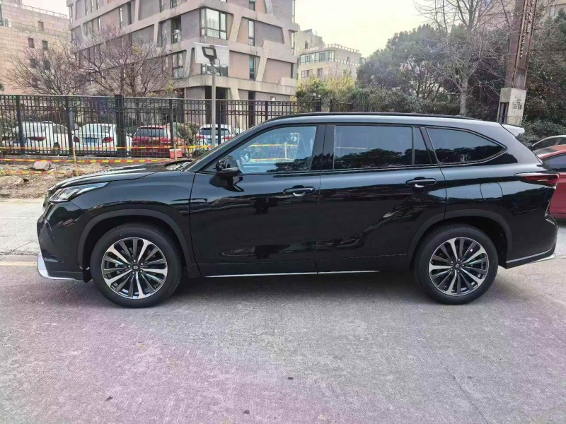 安庆25年丰田皇冠3