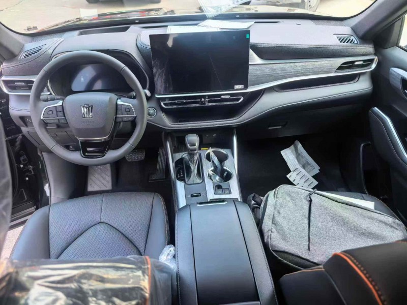 安庆25年丰田皇冠6