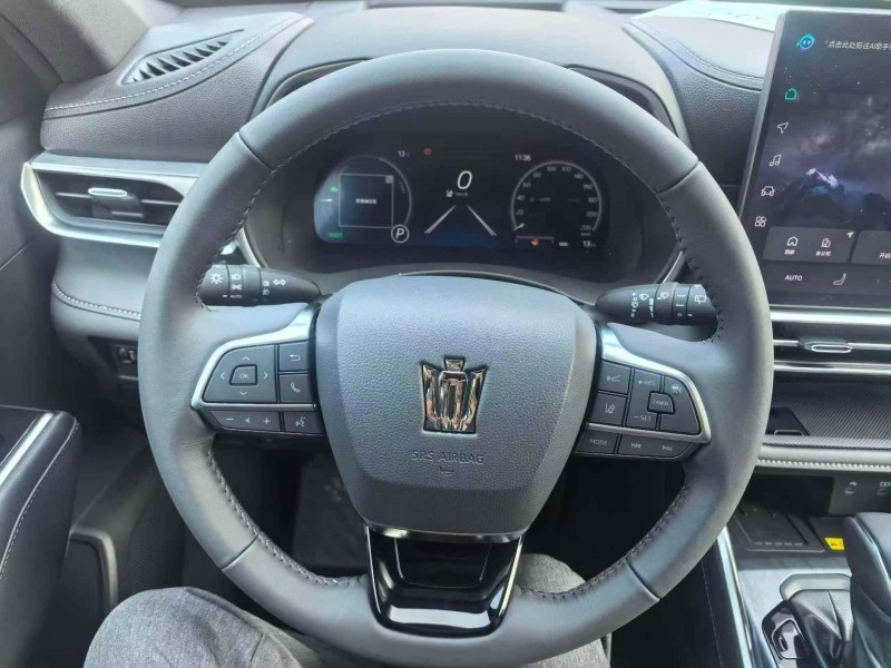 安庆25年丰田皇冠8