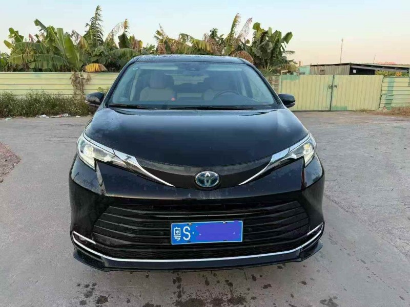 珠海23年丰田塞纳1