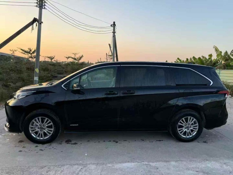 珠海23年丰田塞纳6