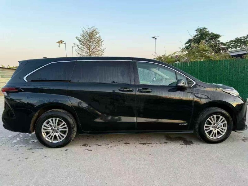 珠海23年丰田塞纳7