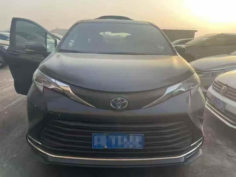 徐州22年丰田塞纳1