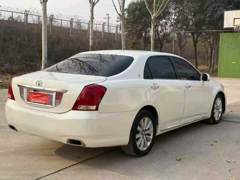 焦作13年丰田皇冠9