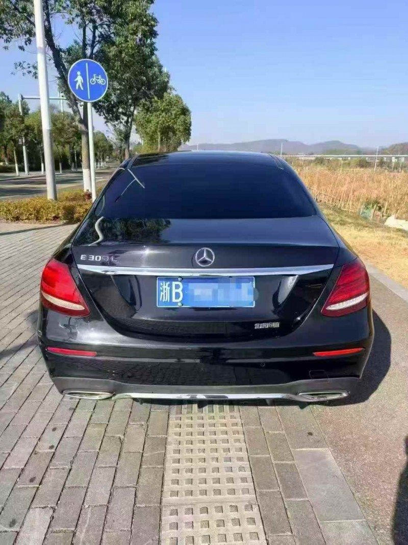 湖州17年奔驰E8