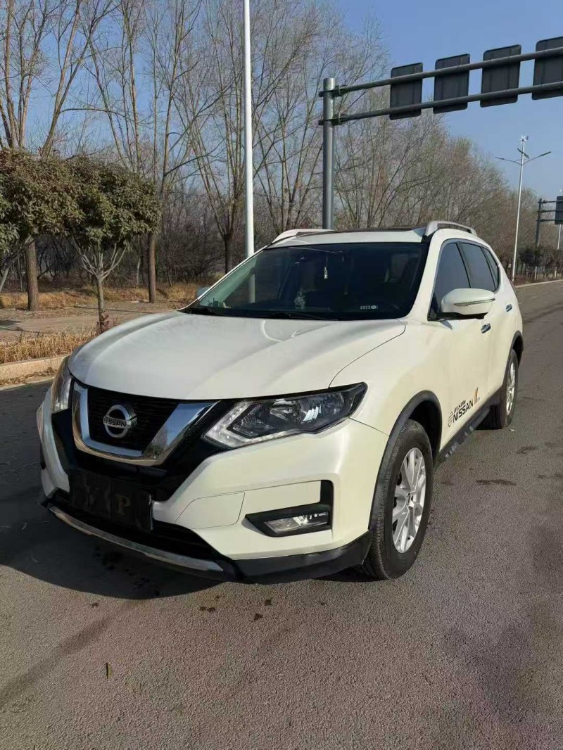 枣庄19年日产奇骏3