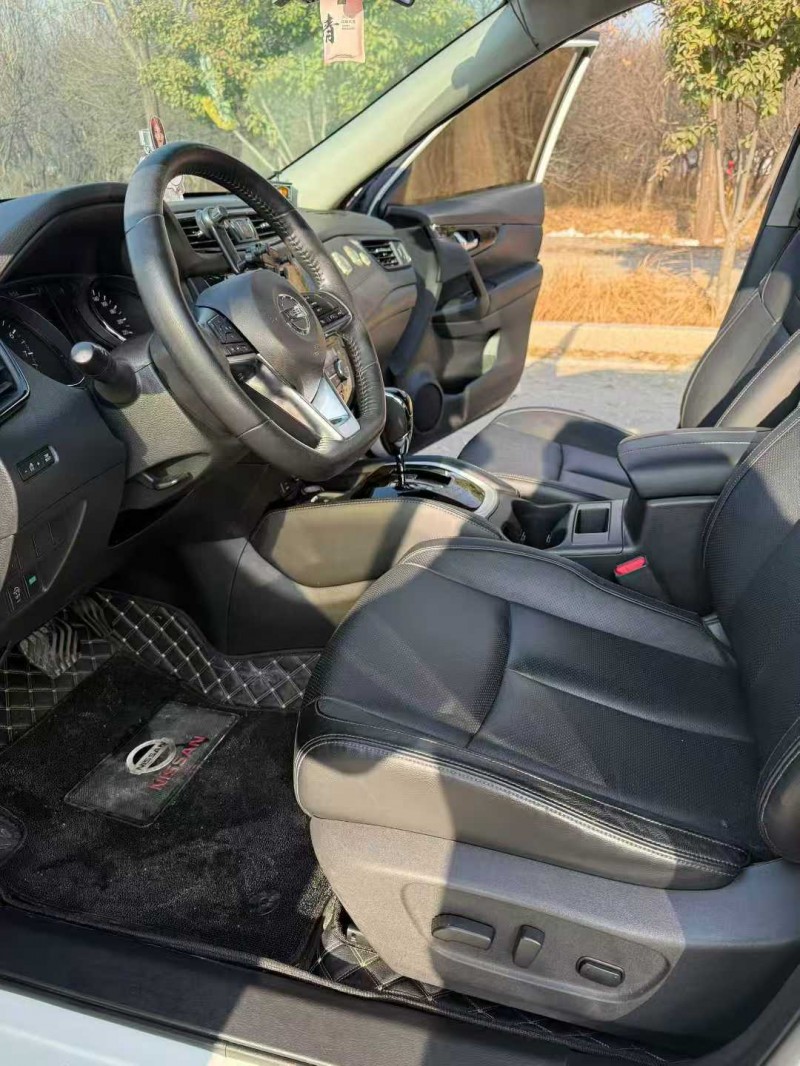 枣庄19年日产奇骏4