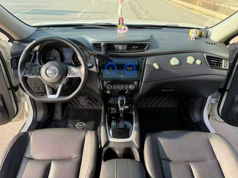 枣庄19年日产奇骏6