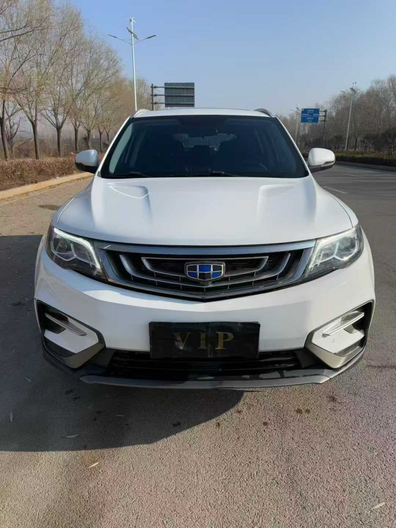 青岛18年吉利博越1