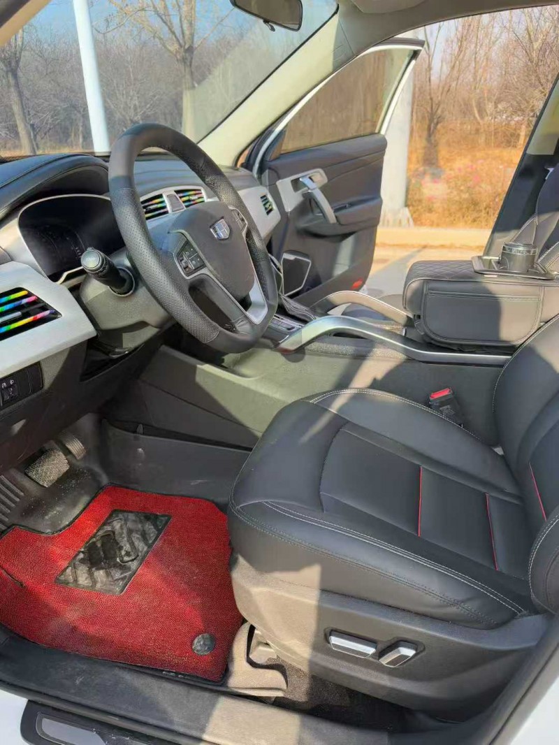 青岛18年吉利博越4