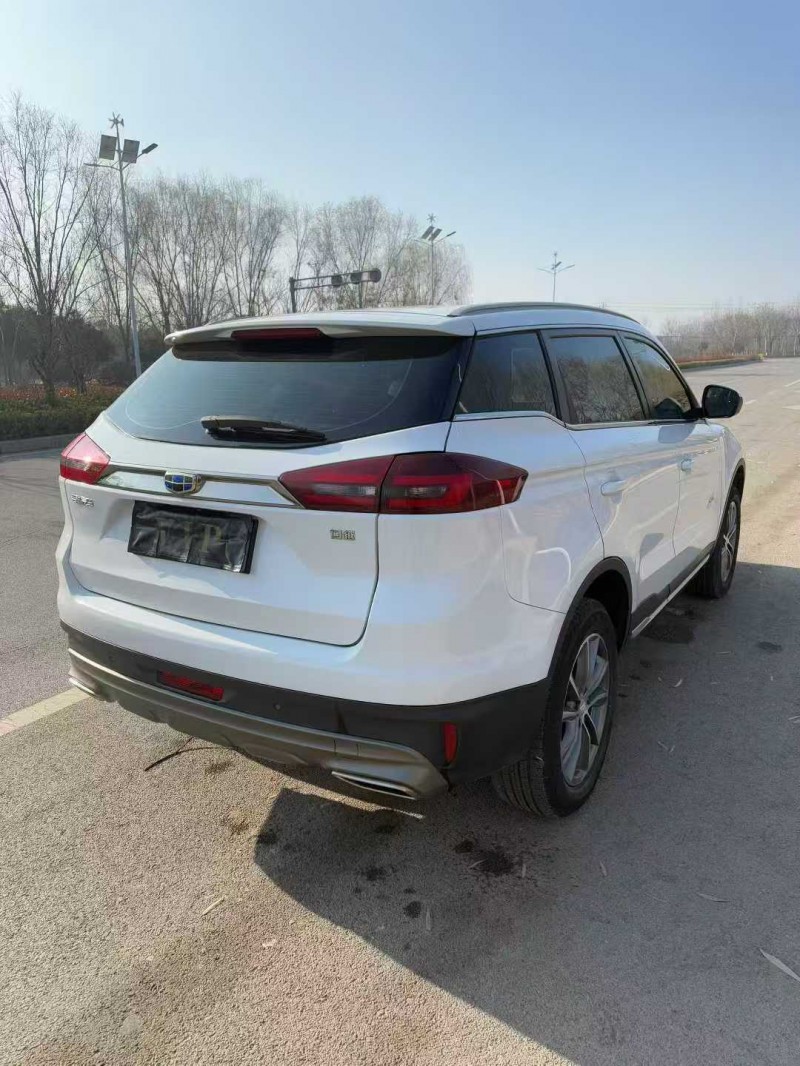 青岛18年吉利博越7