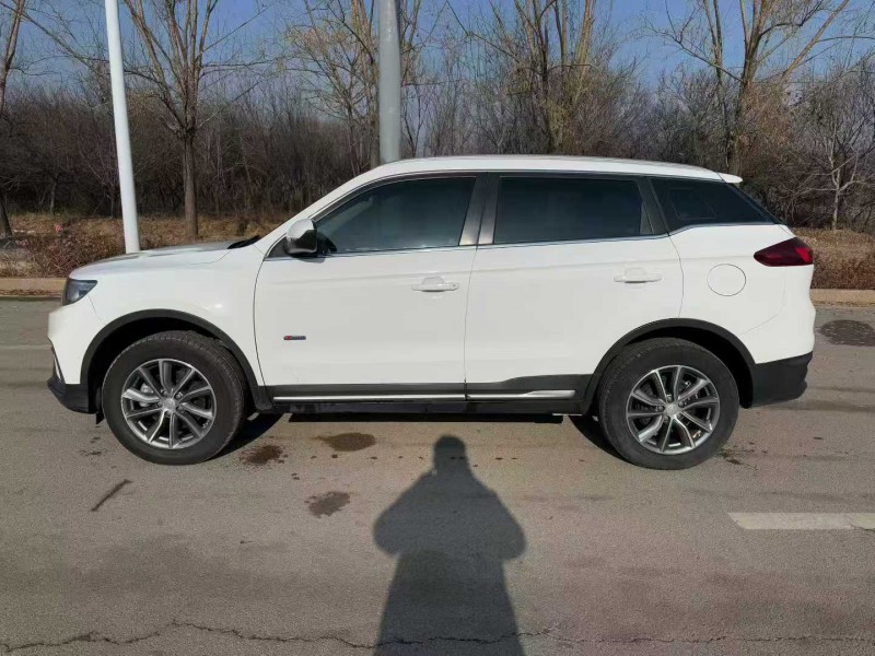 青岛18年吉利博越8