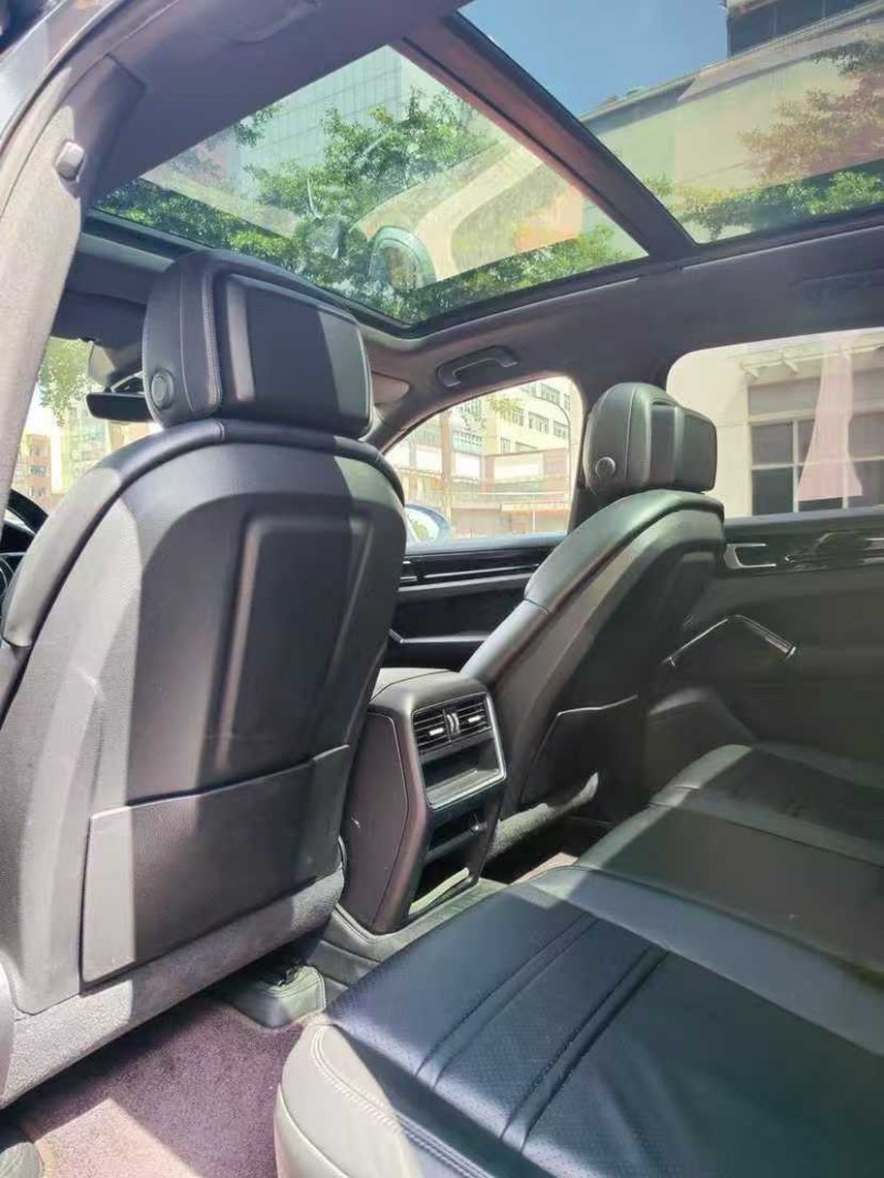 湛江18年保时捷卡宴4