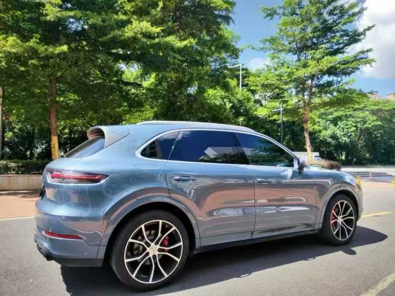 湛江18年保时捷卡宴9